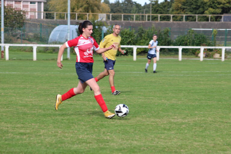 Joueuse de foot de l'équipe séniors féminines de l'US Plouasne St-Juvat
