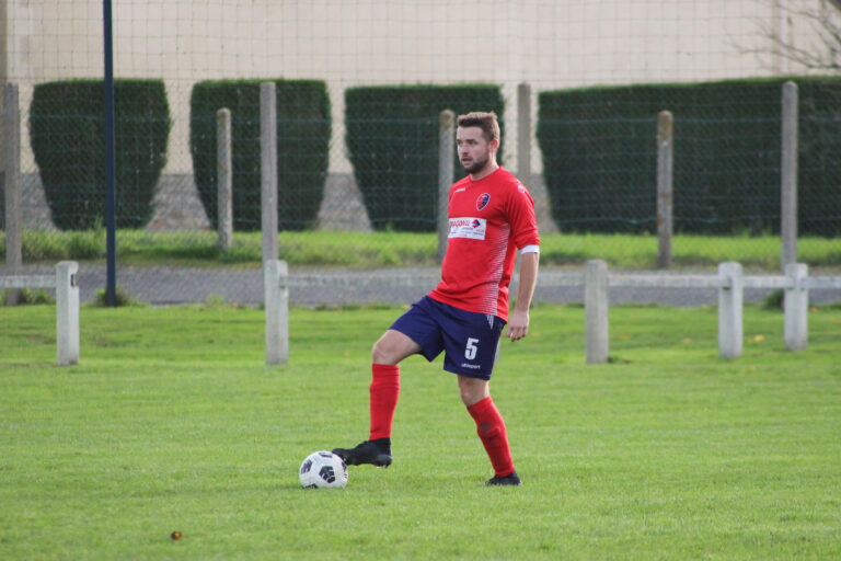 Joueur de l'équipe séniors de l'US Plouasne St-Juvat