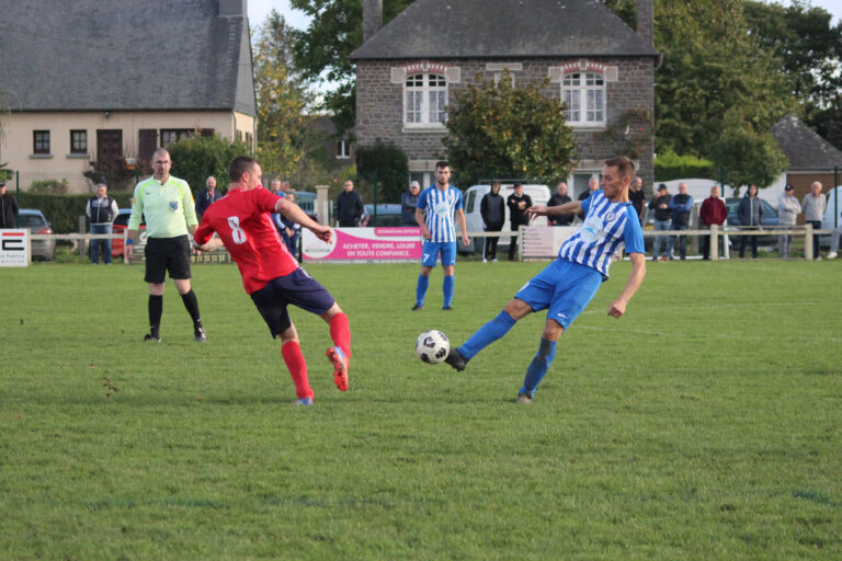 Joueur de l'équipe séniors de l'US Plouasne St-Juvat